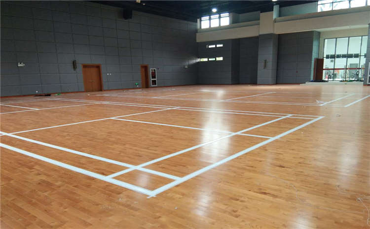 24厚木地板籃球館怎么保養(yǎng)？