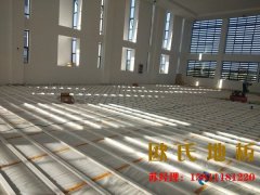 選購籃球館運(yùn)動木地板性價(jià)比≠價(jià)格低
