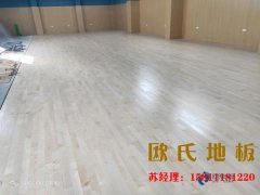 要想乒乓球館運(yùn)動(dòng)木地板更加防滑，不妨試著采用這些方法