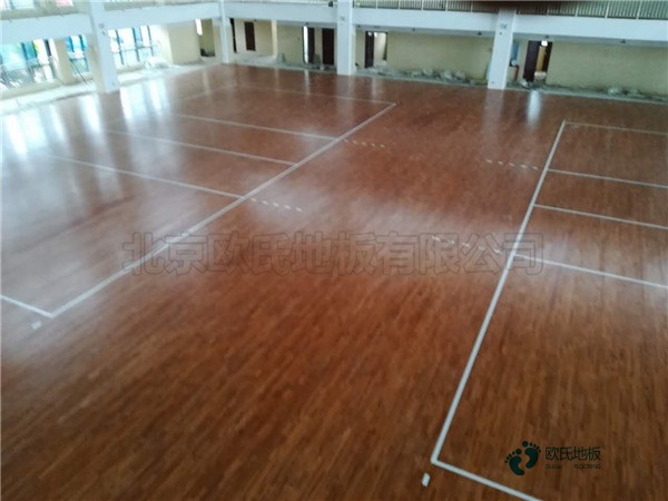 PVC原材料在運(yùn)動木地板中使用的優(yōu)勢