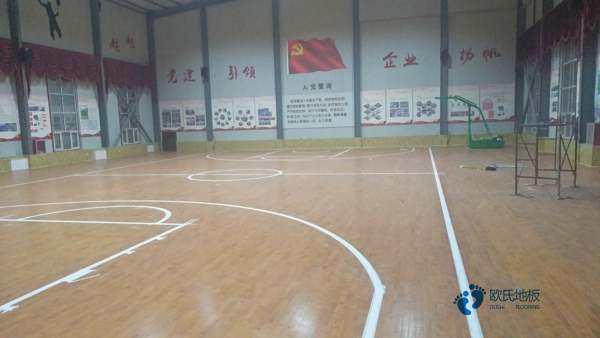 淺談籃球場(chǎng)橡膠木地板的色差問(wèn)題